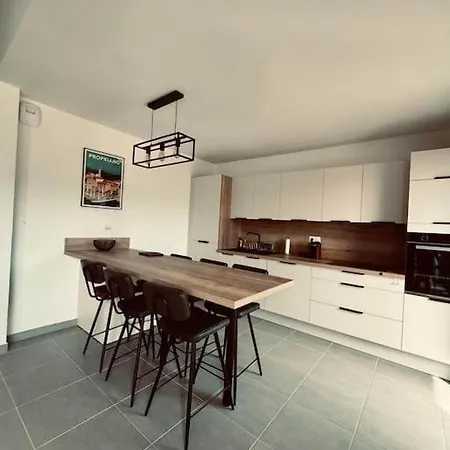 Duplex En Apartment *